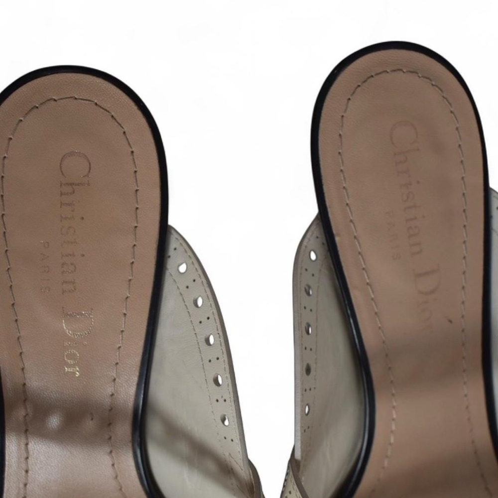 Vintage Christian Dior spectator heels - Picture 4 of 7